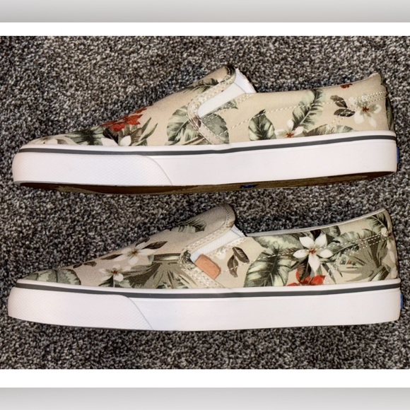 Keds Sneakers Women's 8½M Style#
WF64967 Jump Kick Slip Tropical Slip On Canvas - Picture 3 of 12